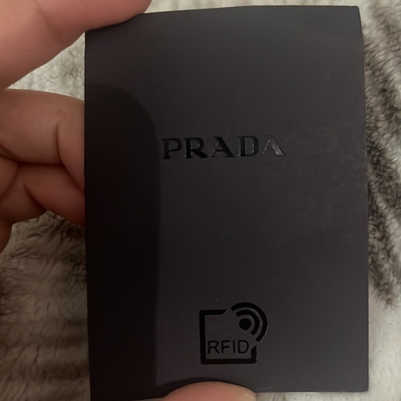 Prada purse - Picture 3 of 4